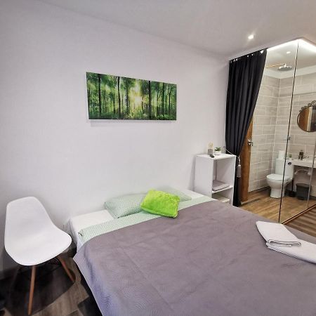 Lime Studio Apartment Клайпеда Екстер'єр фото